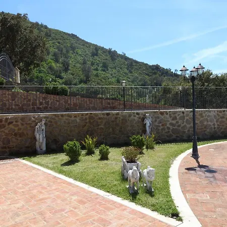 Ξενοδοχείο με διαμερίσματα Sikelios 4*