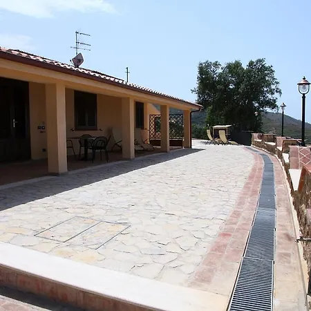 Ξενοδοχείο με διαμερίσματα Sikelios Cefalù